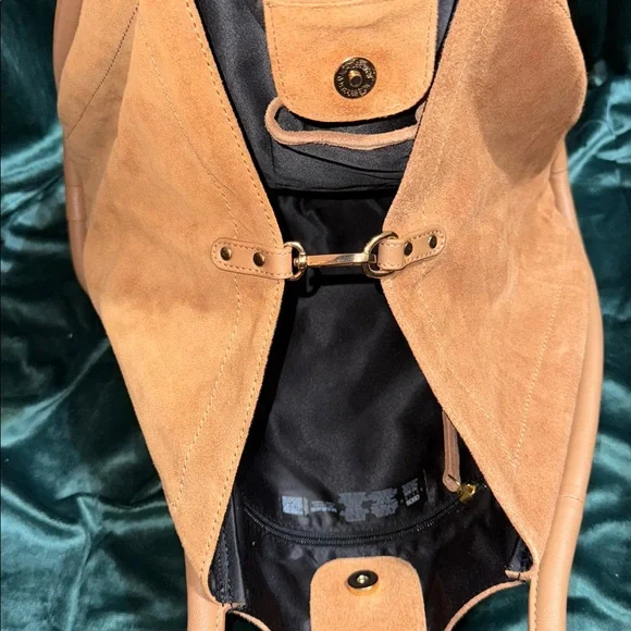 Genuin suede tote bag / 21”W X 13” T W/8” strap drop - Picture 4 of 5